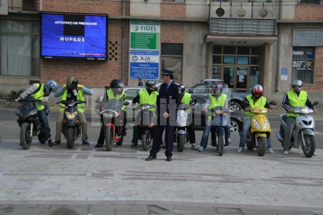 Participare sub aşteptări: Tinerii cu motoscutere, dezinteresaţi de campania de prevenire a poliţiei