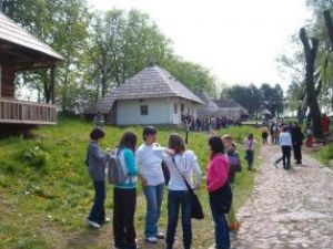Finanţare: Cinci miliarde de lei vechi pentru Muzeul Satului Bucovinean