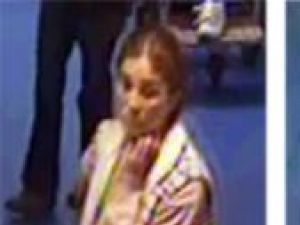 Atenţie, se filmează: Indivizii care au bătut un om în spital, identificaţi şi arestaţi