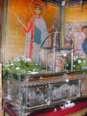Duminică, 26 octombrie: Sfântul mare mucenic Dimitrie, izvorâtorul de mir