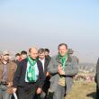 Acţiune ecologică: Preşedintele Băsescu a plantat câte un salcâm pentru fiecare membru al familiei sale