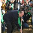 Acţiune ecologică: Preşedintele Băsescu a plantat câte un salcâm pentru fiecare membru al familiei sale