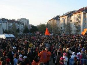 Mii de oameni au fost prezenţi ieri la concertul susţinut de Ansamblul artistic “Lăutarii” din Chişinău