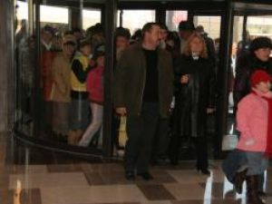 În primele două zile: Iulius Mall Suceava, luat cu asalt de 200.000 de vizitatori
