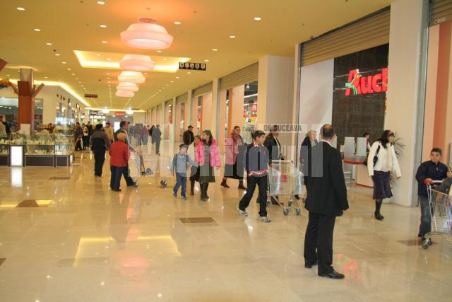 În primele două zile: Iulius Mall Suceava, luat cu asalt de 200.000 de vizitatori