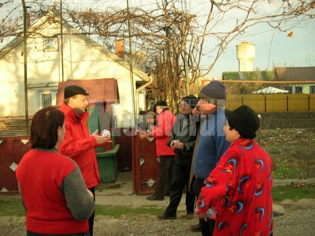 Ovidiu Donţu s-a aflat ieri în cartierul Iţcani, unde s-a întâlnit cu cetăţenii de la care a aflat problemele cu care aceştia se confruntă