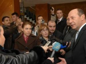 Preşedintele Băsescu vizează măsuri de protejare a economiei interne şi de limitare a efectelor crizei. Foto: Sorin LUPŞA