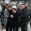 Înmormântare: Diana Maloş, condusă la groapă de iubitul îmbrăcat în mire