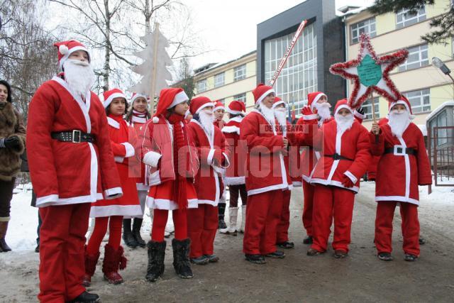 Sute de Moşi Crăciun vor defila pe străzile Sucevei