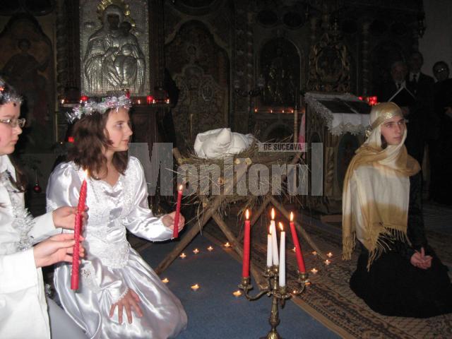 Colindele, ascultate mai ales în Ajunul Crăciunului