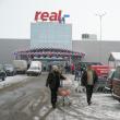 Extindere: Hypermarketul Real, asaltat de cumpărători chiar de la deschidere