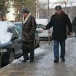 Trotuarele din municipiul Suceava nu au fost curăţate de gheaţă