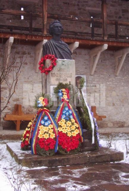 Bustul lui Mihai Eminescu la Putna