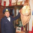 Viorel Popovici,  imbracat in actuala uniforma a pompierilor din Bosanci