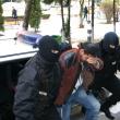 În noiembrie 2008, cei trei presupuşi complici ai consilierului au fost săltaţi de mascaţii poliţiei