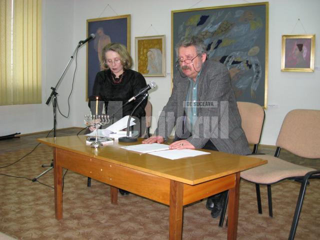Scriitoarea Angela Furtună şi preşedintele Comunităţii Evreilor din Suceava, prof. Sorin Golda