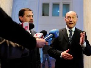Preşedintele Traian Băsescu, alături de ministrul Finanţelor, Gheorghe Pogea. Foto: MEDIAFAX