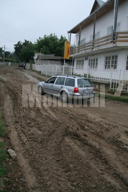 Măsuri: Străzile din Burdujeni Sat, pietruite temporar de Primărie