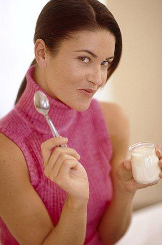Iaurtul are excelente calităţi nutriţionale. Foto: PHOTONONSTOP