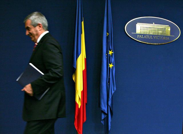 Fostul premier Călin Popescu Tăriceanu este acuzat că şi-a transferat, de la Guvern la Parlament, un Audi A6. Foto: MEDIAFAX