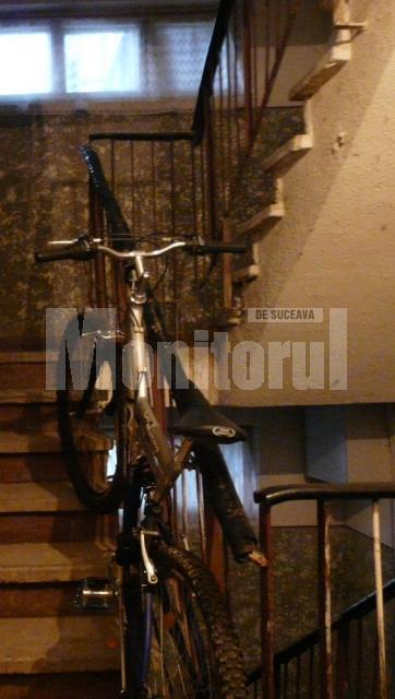 Hoţ: Prins de jandarmi după ce a furat o bicicletă din scara unui bloc
