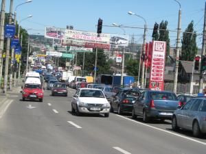 Şoferii din municipiul Suceava sesizează adesea blocaje frecvente în anumite puncte din trafic