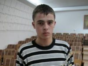 Alin Florin Pavăl are 16 ani şi studiază trompeta la Colegiul de Artă