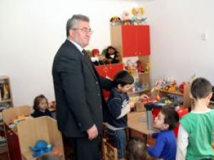 Ion Lungu la inaugurarea primei grădiniţe din cartierul Obcini