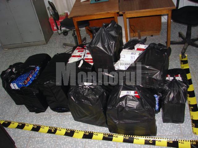 La Burdujeni: 11 saci cu ţigări de contrabandă, găsiţi în maşina unui botoşănean