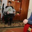 Boală rară: La 16 ani, un adolescent riscă să ajungă în scaun cu rotile