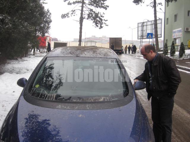 Bărbatul a venit cu maşina la Poliţia municipiului Suceava
