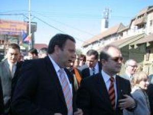 Vizită de lucru: Premierul Emil Boc se va afla joi în judeţul Suceava