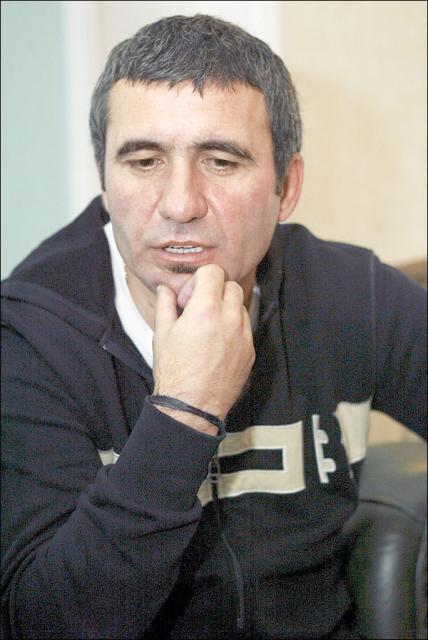 Hagi a spus ca vrea să revină la Galatasaray, dar nu acum