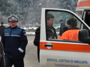 Constantin Boliacu a fost transportat la Spitalul Municipal Rădăuţi cu o ambulanţă