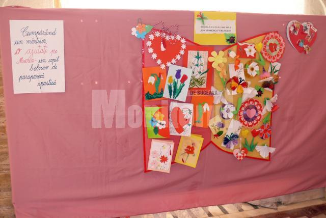Fălticeni: Expoziţie de felicitări create de copii pentru a ajuta o fetiţă bolnavă