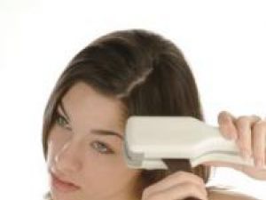 Placa pentru îndreptat părul, un aparat minune Foto: Suite Media