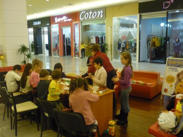 Palatul Copiilor: O alternativă de petrecere a timpului liber şi de descoperire a aptitudinilor. Dându-le copiilor ocupaţie, violenţa în rândul acestora va scădea