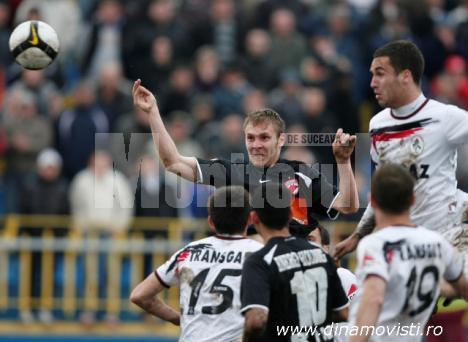 Dinamo a jucat prost la Mediaş şi a câştigat un punct doar cu ajutorul arbitrului Lajos