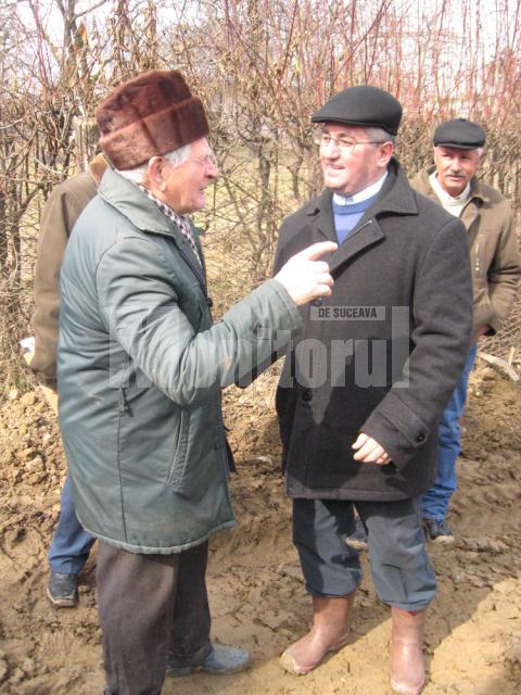 În Burdujeni sat, Ion Lungu s-a întâlnit cu socrul preşedintelui Basescu