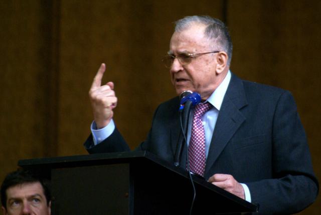 Ion Iliescu era acuzat de subminarea puterii de stat şi acte de diversiune. Foto: MEDIAFAX