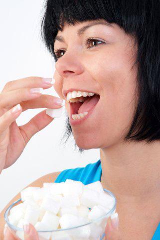 Îmbătrânire poate fi întârziată prin reducerea consumului de zahăr. Foto: Mc Photo