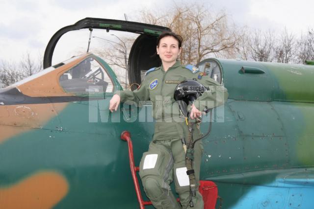 Performanţă: O suceveancă a intrat în istoria aviaţiei militare române
