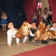 Micii dansatori ai ansamblului siretean „Kolomeika”