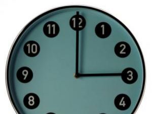 La noapte, ceasurile vor fi date înainte cu o oră, astfel că ora 3.00 va deveni ora 4.00. Foto: PHOTOSPIN
