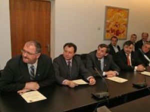 Contribuţie: Parlamentarii PD-L Suceava vor plăti pentru aducerea Luminii Sfinte de la Ierusalim
