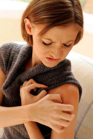 Scărpinatul stopează senzaţiile de mâncărime. Foto: ALAMY