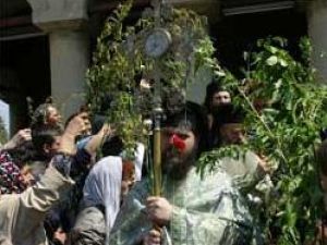 Tradiţie: Ortodocşii sărbătoresc duminică Floriile