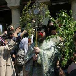 Tradiţie: Ortodocşii sărbătoresc duminică Floriile