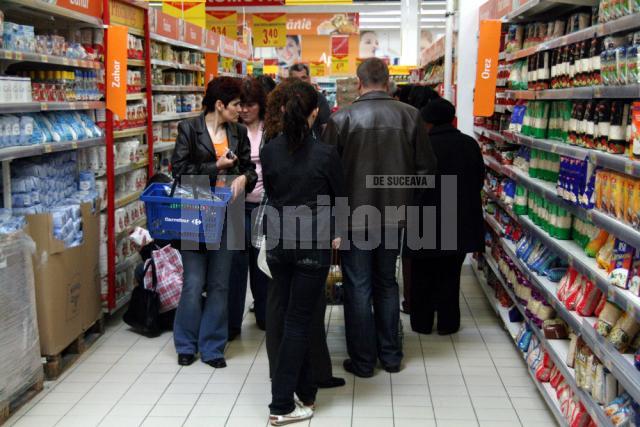 În hipermarketuri, cele mai căutate au fost raioanele de produse alimentare