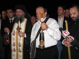 Precizări: În delegaţia pentru Lumina Sfântă, Flutur a fost un simplu mirean